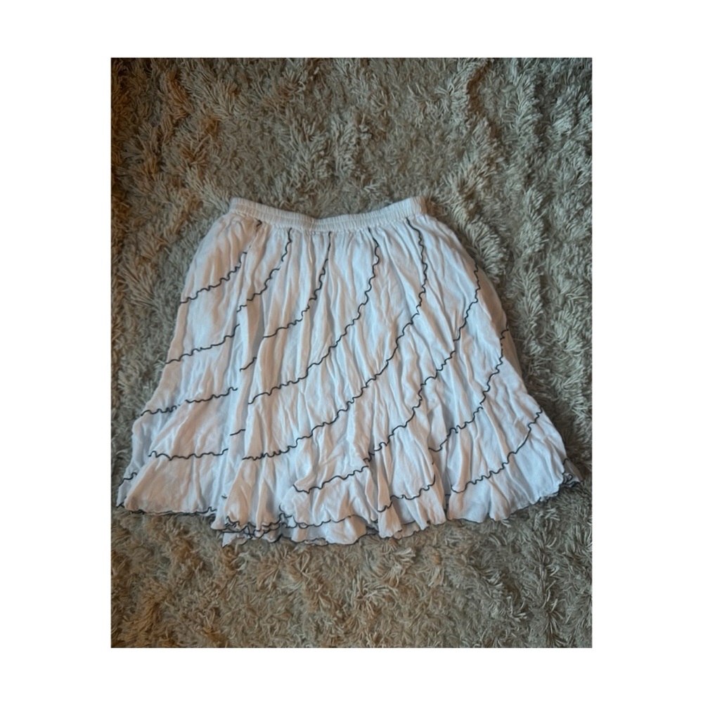 White Ruffled Skirt - Picture 4 of 5